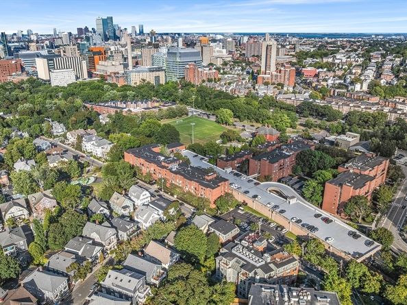 74 Kent St C10, Brookline MA 02445