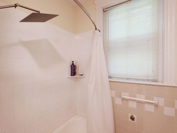 35 Westbourne Ter 2, Brookline MA 02446