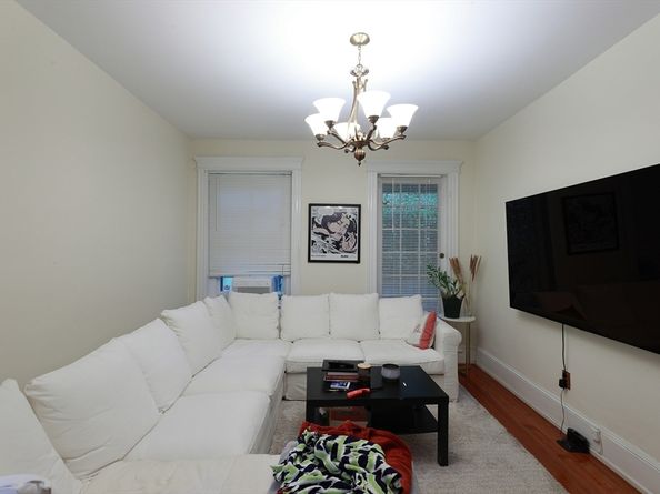 35 Westbourne Ter 2, Brookline MA 02446