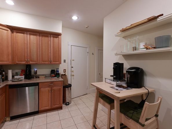 35 Westbourne Ter 2, Brookline MA 02446