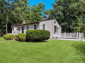 9 Beaver Dam Rd, Carver MA 02330