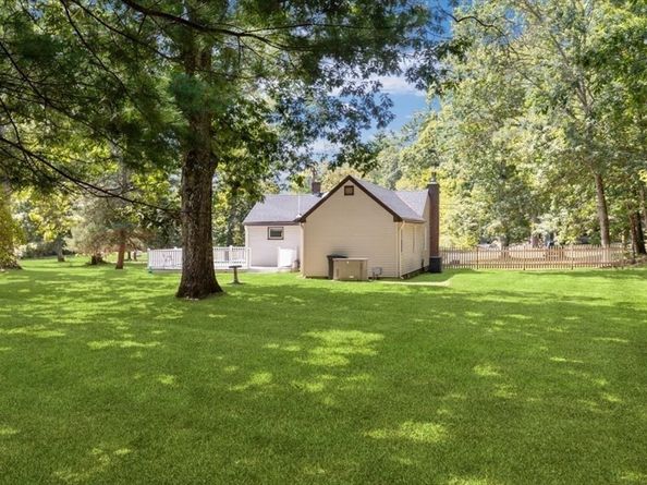 9 Beaver Dam Rd, Carver MA 02330