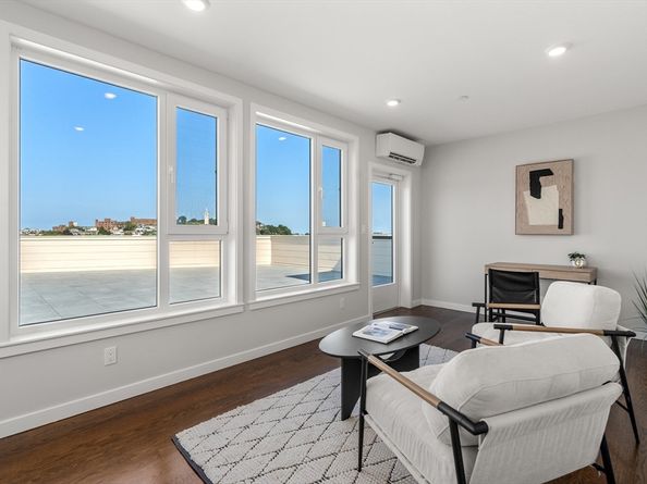 267 Old Colony 605, Boston MA 02127