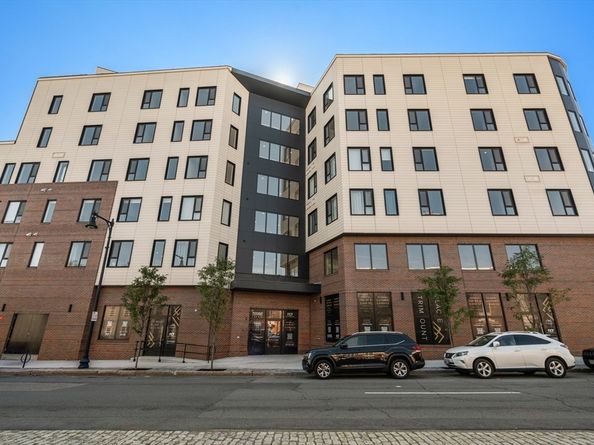 267 Old Colony 605, Boston MA 02127