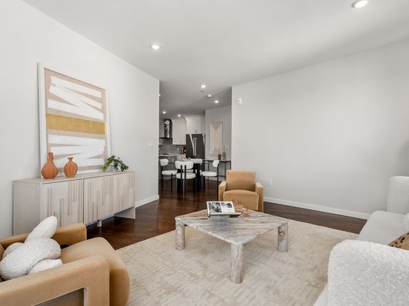 267 Old Colony 605, Boston MA 02127