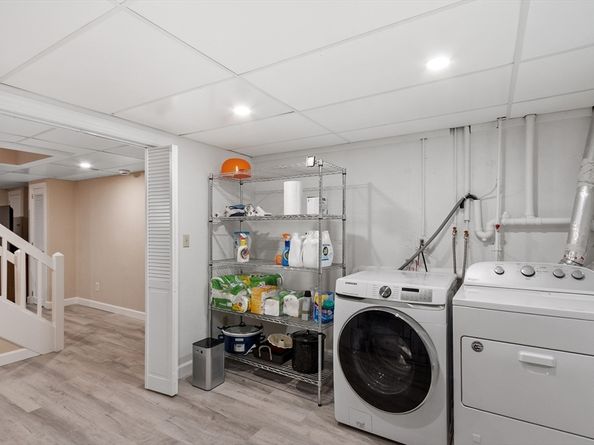2 Blueberry Ln, Hudson MA 01749