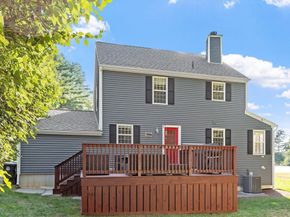 2 Blueberry Ln, Hudson MA 01749