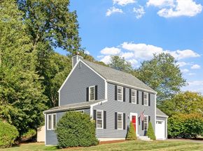 2 Blueberry Ln, Hudson MA 01749