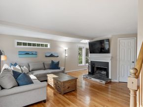 2 Blueberry Ln, Hudson MA 01749