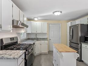 2 Blueberry Ln, Hudson MA 01749