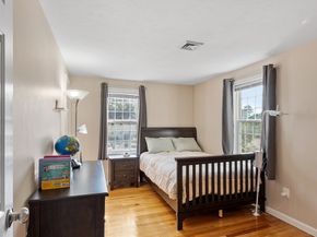 2 Blueberry Ln, Hudson MA 01749