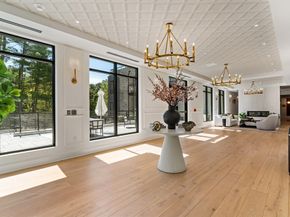 148 Weston Rd 207, Wellesley MA 02482