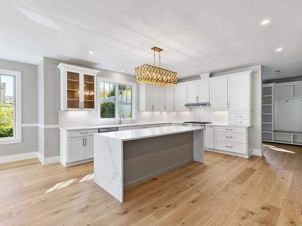 9 Stanley Rd, Belmont MA 02478