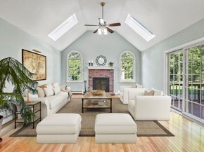 11 Country Way, Shrewsbury MA 01545