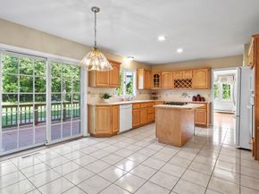 11 Country Way, Shrewsbury MA 01545