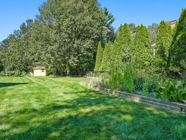 11 Country Way, Shrewsbury MA 01545