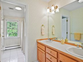 11 Country Way, Shrewsbury MA 01545