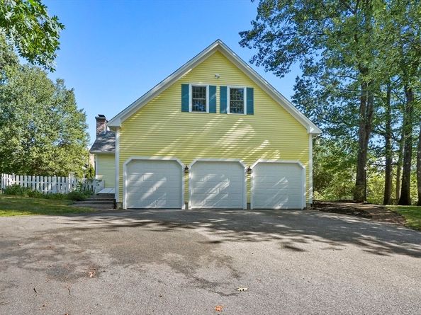 11 Country Way, Shrewsbury MA 01545