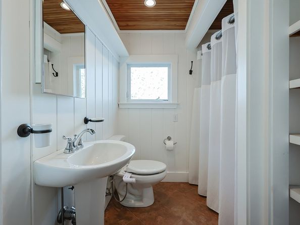 18 Lakeshore Drive, Hopkinton MA 01748