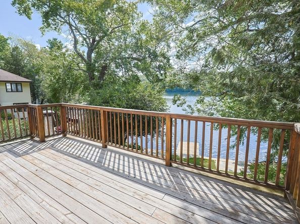 18 Lakeshore Drive, Hopkinton MA 01748