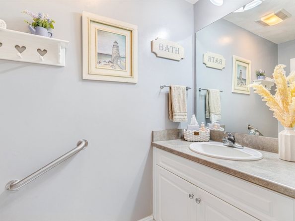 6 Stonebury Way 6, Tewksbury MA 01876