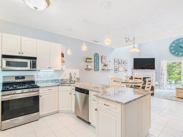 6 Stonebury Way 6, Tewksbury MA 01876
