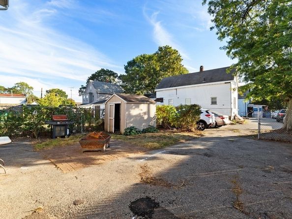 14 Jewetts Ct, Lynn MA 01902