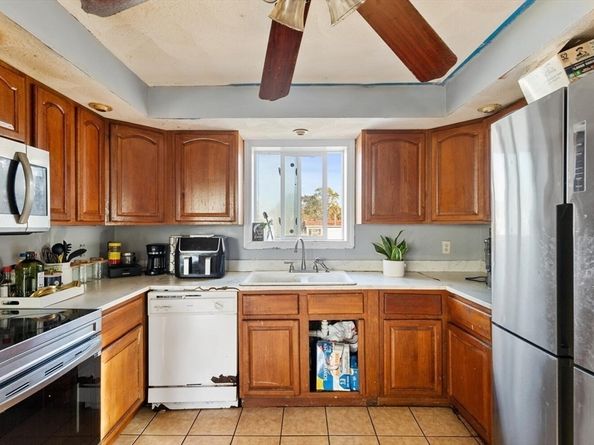 14 Jewetts Ct, Lynn MA 01902