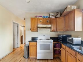14 Jewetts Ct, Lynn MA 01902