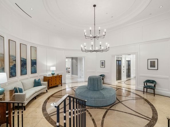 1 Huntington 904, Boston MA 02116