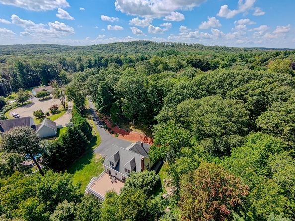 3 Flagg Dr, Leicester MA 01524
