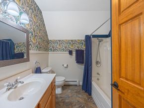 3 Flagg Dr, Leicester MA 01524