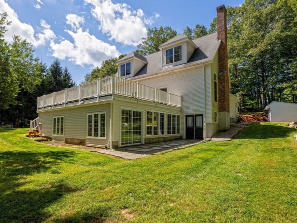 3 Flagg Dr, Leicester MA 01524
