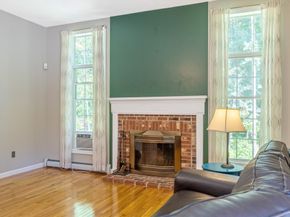 3 Flagg Dr, Leicester MA 01524