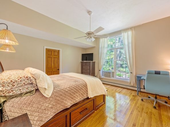 3 Flagg Dr, Leicester MA 01524