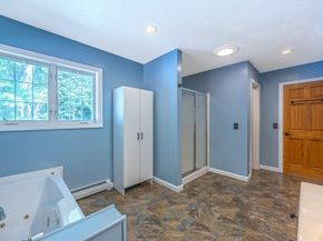 3 Flagg Dr, Leicester MA 01524