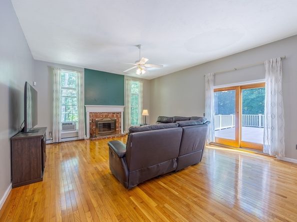 3 Flagg Dr, Leicester MA 01524