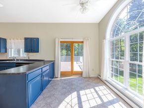 3 Flagg Dr, Leicester MA 01524