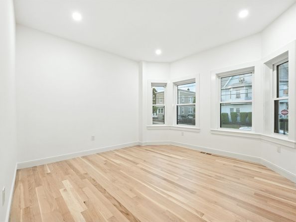 262 Park Ave, Revere MA 02151