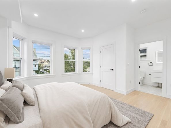 262 Park Ave, Revere MA 02151