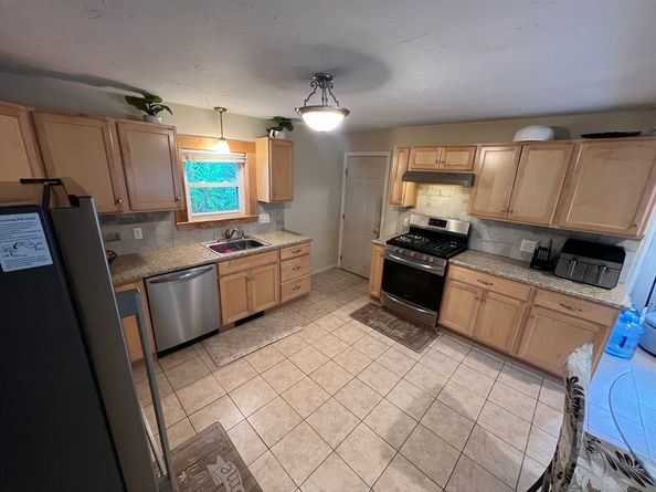 40 Chestnut St, Milford MA 01757