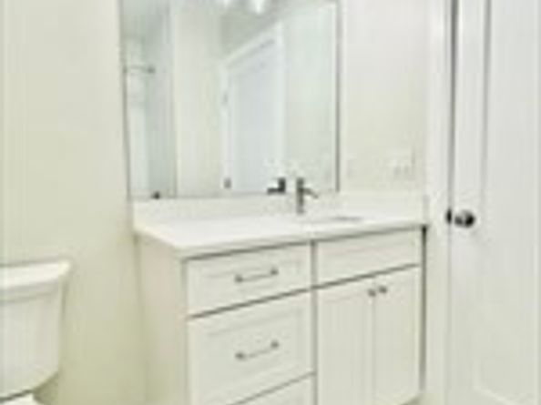 15 Yuill Circle 2, Boston MA 02136