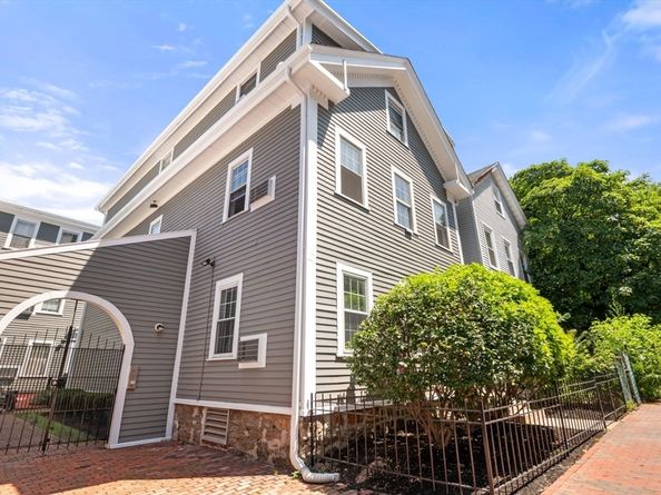 249 Roxbury St 1, Boston MA 02119