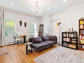 249 Roxbury St