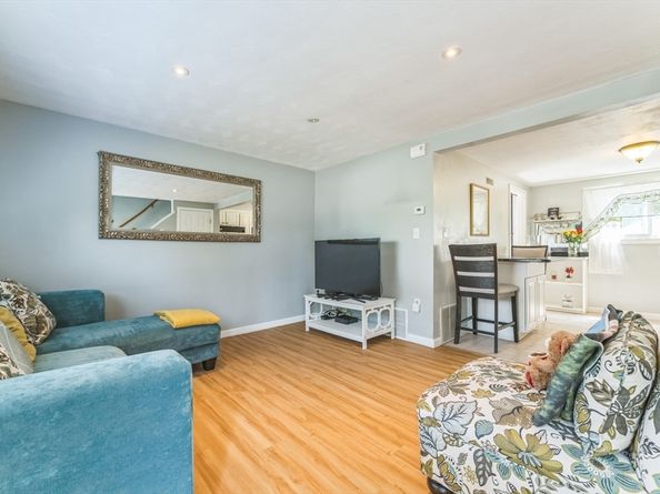 3 Lewis Farm Rd 3, Dedham MA 02026
