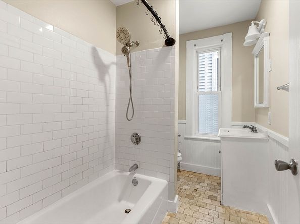144 North St, Salem MA 01970