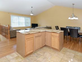 16 Sherwood Rd, Worcester MA 01602
