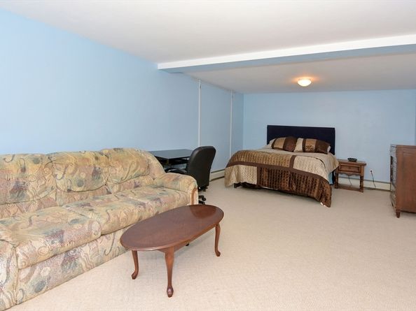 16 Sherwood Rd, Worcester MA 01602