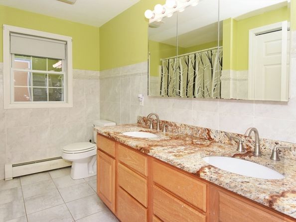 16 Sherwood Rd, Worcester MA 01602