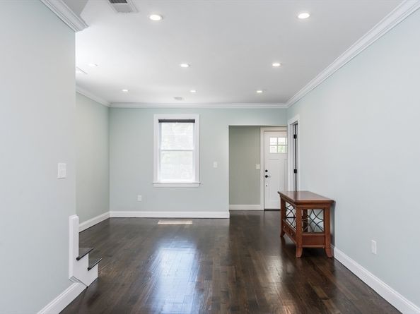 398 Plymouth St, Bridgewater MA 02324
